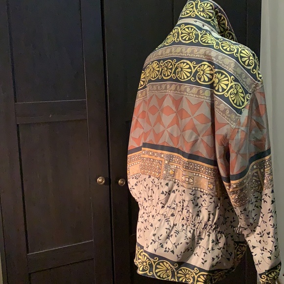 Silk Jacket (Oversized) - Picture 5 of 10